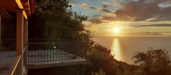 Fantastic holiday house next to lourisilva mountain, with sea view 