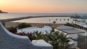 Beach - cottage with veranda and pool (Peschici)