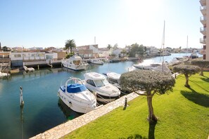 Marina - CAP MESTRAL 1A Roses (Rosas / Roses)