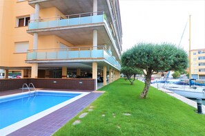 Pool - CAP MESTRAL 1A Roses (Rosas / Roses)