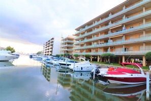 Marina - CAP MESTRAL 1A Roses (Rosas / Roses)