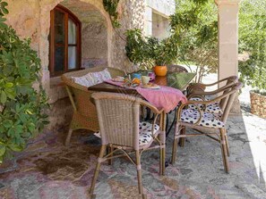Outdoor dining - Cas Home, villa with tennis court and private pool (Buger)