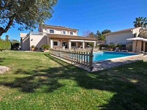 Pool - Sofia, holiday villa in Sa Coma, Majorca (Sant Llorenç Des Cardassar)