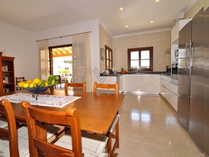 Fridge, microwave, oven, dishwasher - Sofia, holiday villa in Sa Coma, Majorca (Sant Llorenç Des Cardassar)