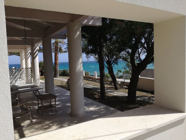 Terrace/patio - villas overlooking the sea (Gallina)