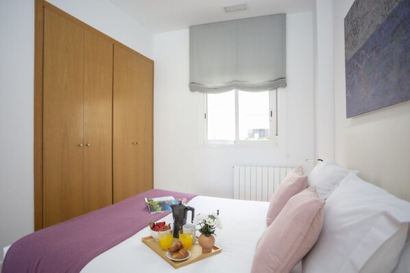 1 bedroom, WiFi, bed sheets