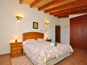 5 Schlafzimmer, Bügeleisen/Bügelbrett, Internetzugang, Bettwäsche