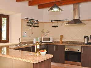 Réfrigérateur, micro-ondes, four, lave-vaisselle