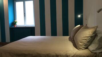 1 bedroom, internet, bed sheets