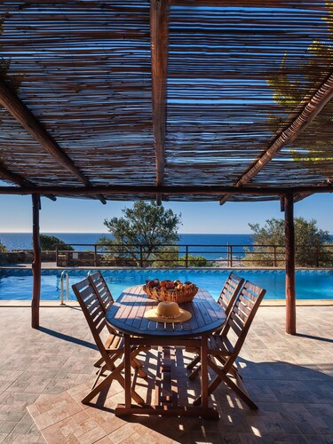 Villa Kimothoe w/ Private Pool & Sea views only 10 km to famous Elafonissi Beach