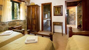 4 dormitorios, caja fuerte, tabla de planchar con plancha y wifi gratis