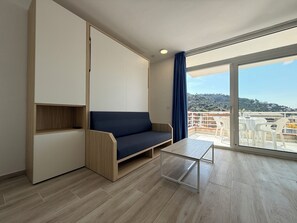 TV - Agi Rescator 315 Apartamento for rent in Roses Girona. (Rosas / Roses)