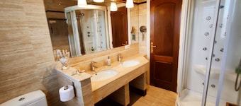 BEAUTIFUL HOUSE WITH POOL 5 "FROM THE HISTORIC CENTER WITH THE BEST VIEWS !!