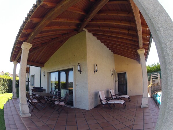 Outdoor dining - BEAUTIFUL HOUSE WITH POOL 5 "FROM THE HISTORIC CENTER WITH THE BEST VIEWS !! (SANTIAGO)