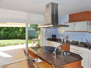 Refrigerador, microondas, horno y lavavajillas 