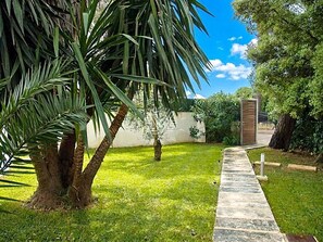 Property grounds - Casa Encinar, villa with garden and private pool (Sa Pobla)