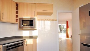 Private kitchen - Casa Encinar, villa with garden and private pool (Sa Pobla)