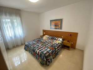 2 bedrooms
