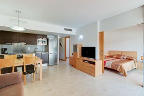 2 chambres, fer et planche Ă repasser