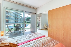 2 chambres, fer et planche Ă repasser