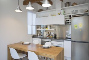 Fridge, microwave, oven, coffee/tea maker