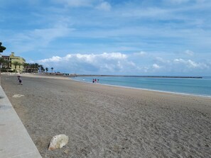 Beach nearby, beach towels