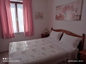 1 bedroom, iron/ironing board, travel crib, free WiFi