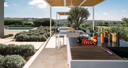 Designer country villa with pool in Ragusa, Sicily
