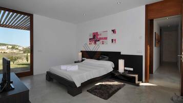 3 chambres, fer et planche Ă repasser, accĂšs Internet, draps fournis