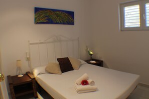 1 chambre, fer et planche à repasser, Wi-Fi gratuit, draps fournis