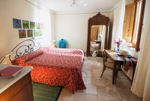 2 bedrooms, desk, iron/ironing board, WiFi - 2 bedroom bungalow, private terrace, great views, wifi, shared pool, near Vinci (Vinci, Florence)