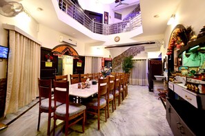 Breakfast and dinner served - Aman Homestay a Boutique Hotel (Agra)