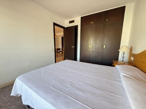 2 bedrooms, iron/ironing board - Agi Can Parramon A Apartamento for rent in Roses Girona. (Rosas / Roses)