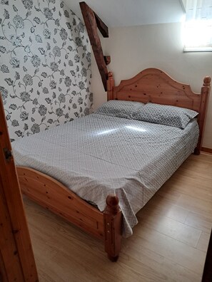 3 Schlafzimmer, Bügeleisen/Bügelbrett, Internetzugang, Bettwäsche