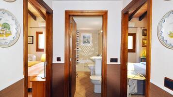 2 slaapkamers, een strijkplank/strijkijzer, internet, beddengoed