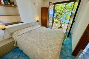 1 chambre, fer et planche à repasser, Wi-Fi, literie fournie