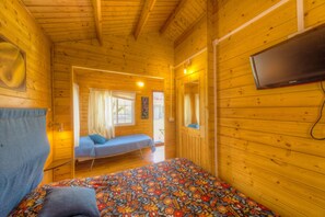 7 bedrooms, in-room safe, desk, iron/ironing board
