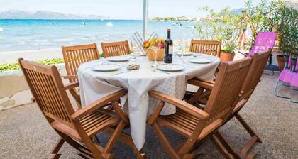 Ran de Mar, house directly on the beach with spectacular sea views