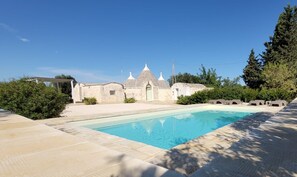 Outdoor pool, pool loungers - Antico Trullo Ulmo - Private pool + Wi-Fi (Ceglie Messapica)