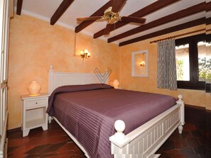 4 Schlafzimmer, Bügeleisen/Bügelbrett, Internetzugang, Bettwäsche