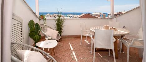 تناول الطعام بالخارج