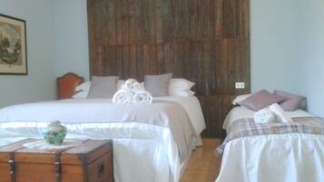 4 chambres, fer et planche à repasser, Wi-Fi gratuit, draps fournis