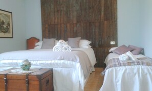 4 bedrooms, iron/ironing board, free WiFi, bed sheets