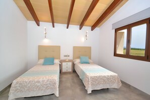 3 bedrooms, in-room safe, iron/ironing board, free WiFi
