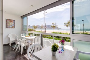 Dining - RESIDENCE DE LA PLAGE BJS 3 Roses (Rosas / Roses)