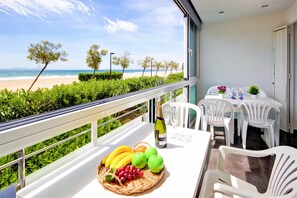 Outdoor dining - RESIDENCE DE LA PLAGE BJS 3 Roses (Rosas / Roses)