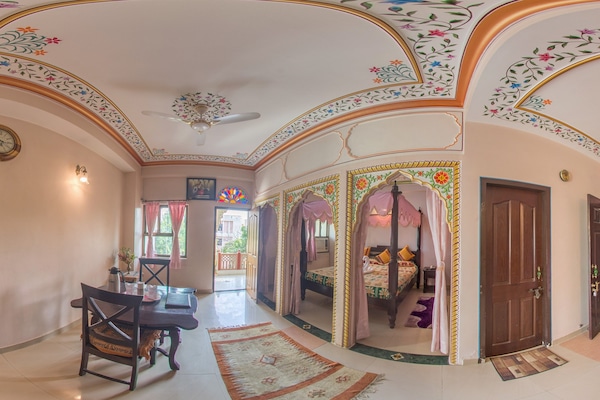 Honeymoon Suite, 1 Bedroom | 1 bedroom, premium bedding, individually decorated