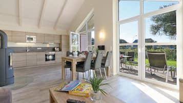 Fridge, stovetop, dishwasher, coffee/tea maker