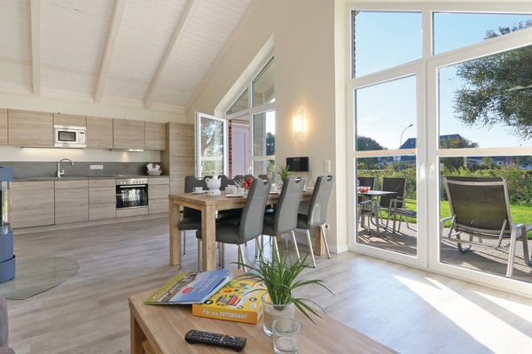 Fridge, stovetop, dishwasher, coffee/tea maker