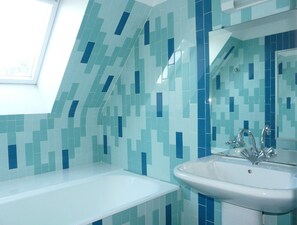 Bathtub
